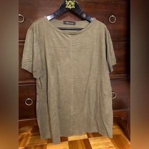 SEDUCTIONS | olive green faux suede t-shirt crew neck